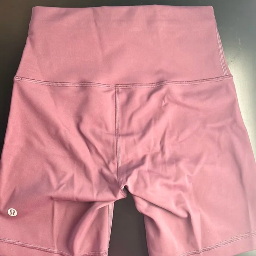 Lululemon Dusty Mauve Wunder Train Shorts - Picture 5 of 6